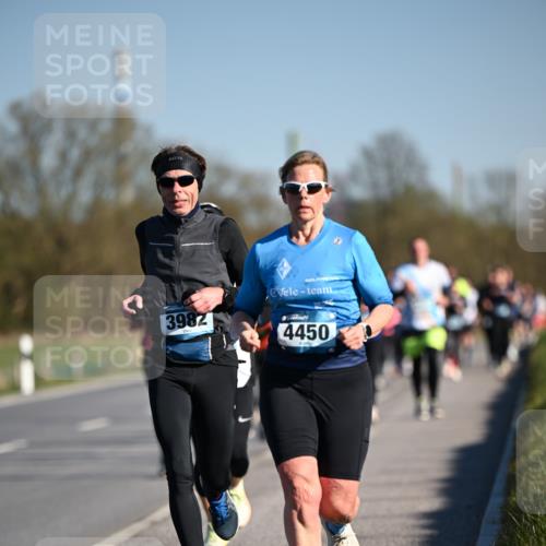 06.04.2025 - 44. Internationalen Wilhelmsburger Insellauf Dr. Thomas Lammeyer http://msf.ph/oto/7554516 06.04.2025 09:29:42 Laufen 3982, 4450 meine-sportfotos.de