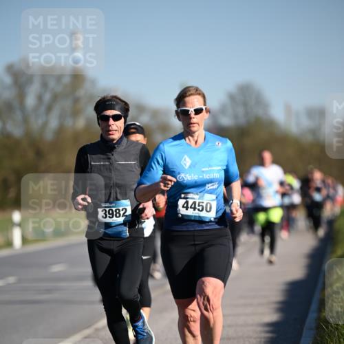 06.04.2025 - 44. Internationalen Wilhelmsburger Insellauf Dr. Thomas Lammeyer http://msf.ph/oto/7554518 06.04.2025 09:29:42 Laufen 3982, 4450 meine-sportfotos.de
