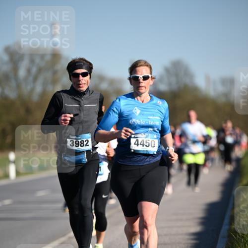 06.04.2025 - 44. Internationalen Wilhelmsburger Insellauf Dr. Thomas Lammeyer http://msf.ph/oto/7554520 06.04.2025 09:29:42 Laufen 3982, 4450 meine-sportfotos.de