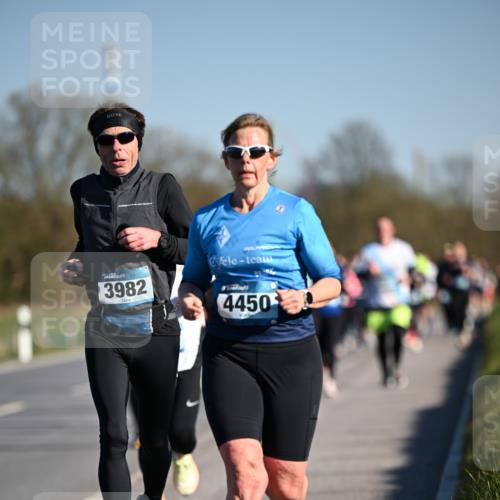 06.04.2025 - 44. Internationalen Wilhelmsburger Insellauf Dr. Thomas Lammeyer http://msf.ph/oto/7554526 06.04.2025 09:29:43 Laufen 3982, 4450 meine-sportfotos.de