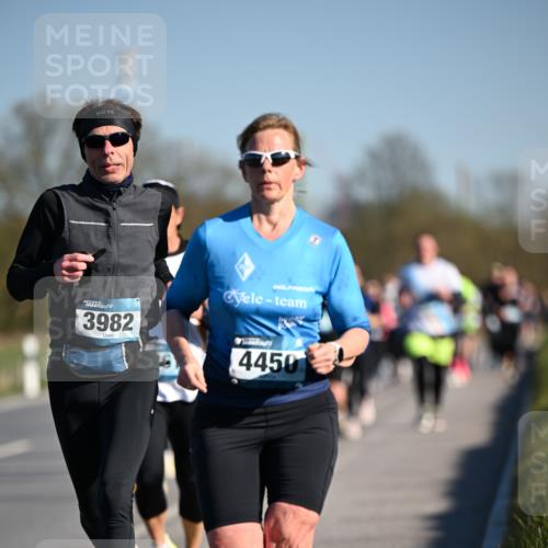 06.04.2025 - 44. Internationalen Wilhelmsburger Insellauf Dr. Thomas Lammeyer http://msf.ph/oto/7554532 06.04.2025 09:29:43 Laufen 3982, 4450 meine-sportfotos.de