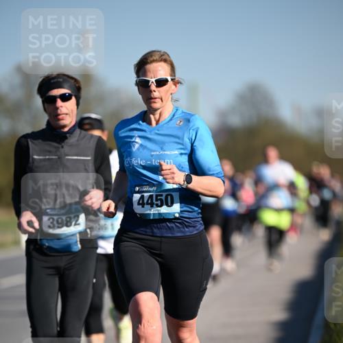 06.04.2025 - 44. Internationalen Wilhelmsburger Insellauf Dr. Thomas Lammeyer http://msf.ph/oto/7554535 06.04.2025 09:29:43 Laufen 3982, 4450 meine-sportfotos.de