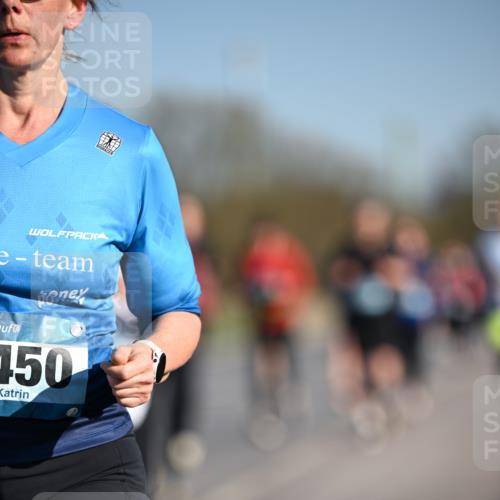 06.04.2025 - 44. Internationalen Wilhelmsburger Insellauf Dr. Thomas Lammeyer http://msf.ph/oto/7554547 06.04.2025 09:29:45 Laufen 450 meine-sportfotos.de