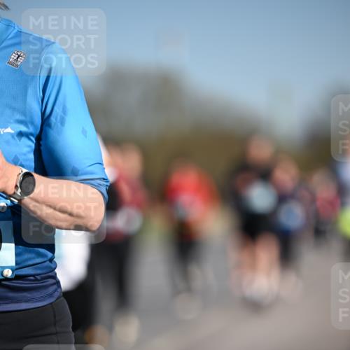 06.04.2025 - 44. Internationalen Wilhelmsburger Insellauf Dr. Thomas Lammeyer http://msf.ph/oto/7554549 06.04.2025 09:29:45 Laufen  meine-sportfotos.de