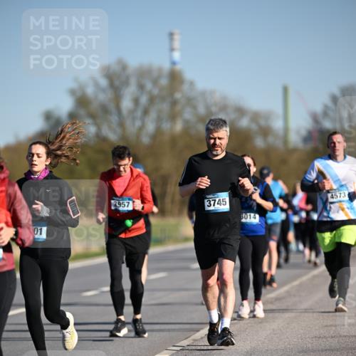 06.04.2025 - 44. Internationalen Wilhelmsburger Insellauf Dr. Thomas Lammeyer http://msf.ph/oto/7554554 06.04.2025 09:29:47 Laufen 01, 3957, 3745, 014, 4573 meine-sportfotos.de
