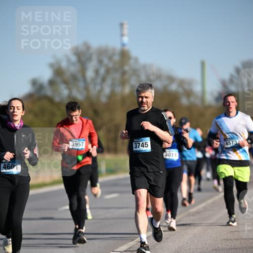 06.04.2025 - 44. Internationalen Wilhelmsburger Insellauf Dr. Thomas Lammeyer http://msf.ph/oto/7554560 06.04.2025 09:29:48 Laufen 4601, 3957, 3745, 4573, 3014 meine-sportfotos.de