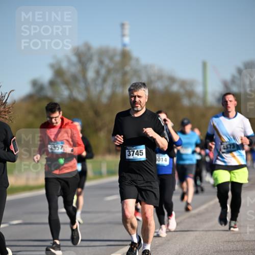 06.04.2025 - 44. Internationalen Wilhelmsburger Insellauf Dr. Thomas Lammeyer http://msf.ph/oto/7554564 06.04.2025 09:29:48 Laufen 2957, 3745, 014 meine-sportfotos.de
