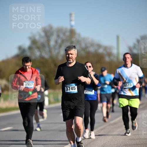 06.04.2025 - 44. Internationalen Wilhelmsburger Insellauf Dr. Thomas Lammeyer http://msf.ph/oto/7554568 06.04.2025 09:29:48 Laufen 3957, 3745, 4573 meine-sportfotos.de
