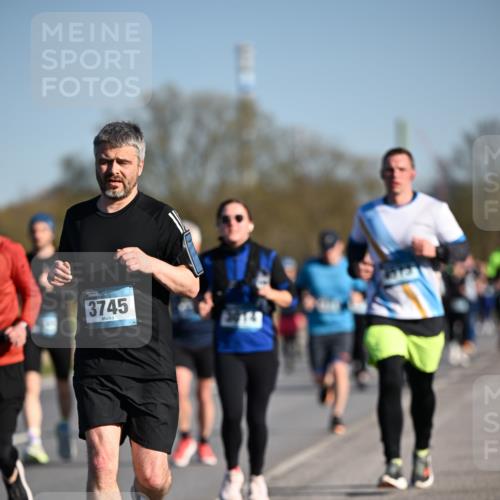 06.04.2025 - 44. Internationalen Wilhelmsburger Insellauf Dr. Thomas Lammeyer http://msf.ph/oto/7554583 06.04.2025 09:29:50 Laufen 3745 meine-sportfotos.de