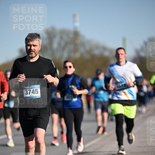 06.04.2025 - 44. Internationalen Wilhelmsburger Insellauf Dr. Thomas Lammeyer http://msf.ph/oto/7554585 06.04.2025 09:29:50 Laufen 3745 meine-sportfotos.de