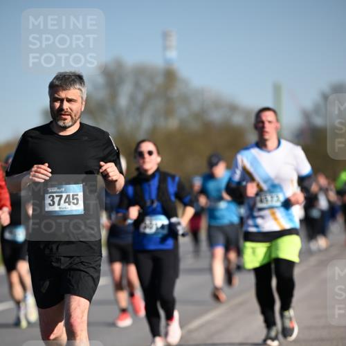 06.04.2025 - 44. Internationalen Wilhelmsburger Insellauf Dr. Thomas Lammeyer http://msf.ph/oto/7554587 06.04.2025 09:29:50 Laufen 3745, 1372 meine-sportfotos.de