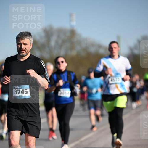 06.04.2025 - 44. Internationalen Wilhelmsburger Insellauf Dr. Thomas Lammeyer http://msf.ph/oto/7554589 06.04.2025 09:29:50 Laufen 3745, 375 meine-sportfotos.de