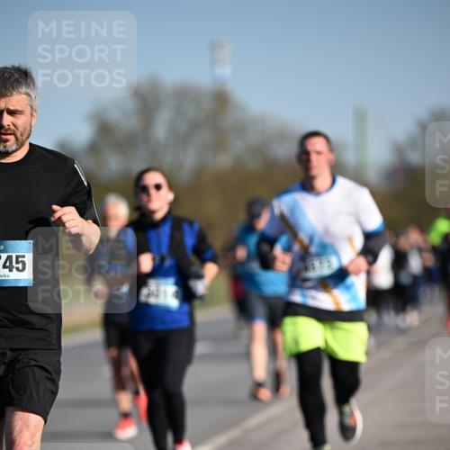06.04.2025 - 44. Internationalen Wilhelmsburger Insellauf Dr. Thomas Lammeyer http://msf.ph/oto/7554598 06.04.2025 09:29:51 Laufen 45 meine-sportfotos.de