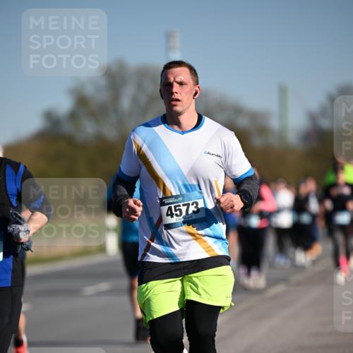 06.04.2025 - 44. Internationalen Wilhelmsburger Insellauf Dr. Thomas Lammeyer http://msf.ph/oto/7554618 06.04.2025 09:29:52 Laufen 4573 meine-sportfotos.de
