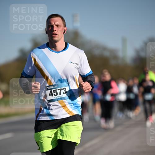 06.04.2025 - 44. Internationalen Wilhelmsburger Insellauf Dr. Thomas Lammeyer http://msf.ph/oto/7554624 06.04.2025 09:29:53 Laufen 4573 meine-sportfotos.de