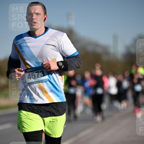 06.04.2025 - 44. Internationalen Wilhelmsburger Insellauf Dr. Thomas Lammeyer http://msf.ph/oto/7554629 06.04.2025 09:29:53 Laufen 4573 meine-sportfotos.de