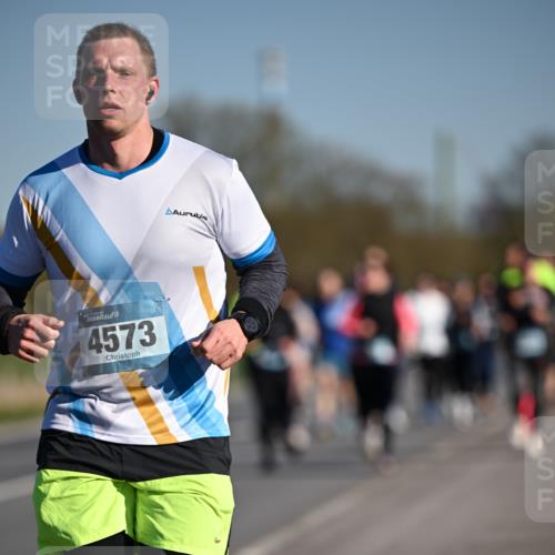06.04.2025 - 44. Internationalen Wilhelmsburger Insellauf Dr. Thomas Lammeyer http://msf.ph/oto/7554631 06.04.2025 09:29:53 Laufen 4573 meine-sportfotos.de