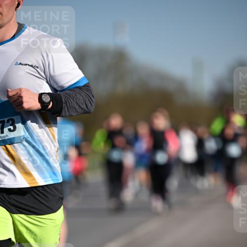 06.04.2025 - 44. Internationalen Wilhelmsburger Insellauf Dr. Thomas Lammeyer http://msf.ph/oto/7554638 06.04.2025 09:29:54 Laufen 73 meine-sportfotos.de
