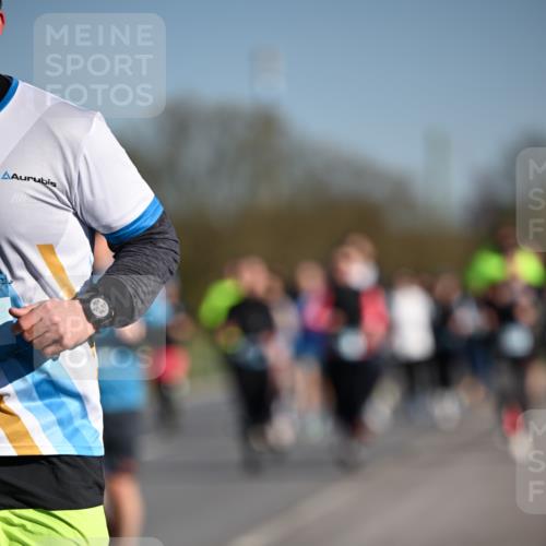 06.04.2025 - 44. Internationalen Wilhelmsburger Insellauf Dr. Thomas Lammeyer http://msf.ph/oto/7554640 06.04.2025 09:29:54 Laufen  meine-sportfotos.de