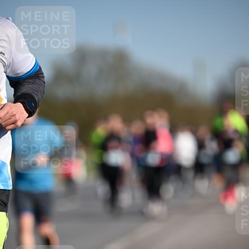 06.04.2025 - 44. Internationalen Wilhelmsburger Insellauf Dr. Thomas Lammeyer http://msf.ph/oto/7554644 06.04.2025 09:29:54 Laufen  meine-sportfotos.de