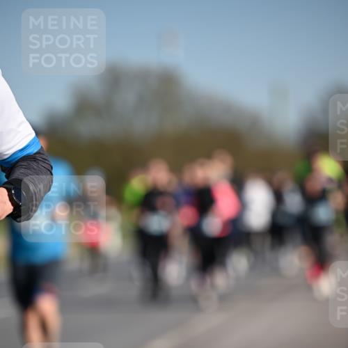 06.04.2025 - 44. Internationalen Wilhelmsburger Insellauf Dr. Thomas Lammeyer http://msf.ph/oto/7554646 06.04.2025 09:29:55 Laufen  meine-sportfotos.de