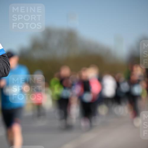 06.04.2025 - 44. Internationalen Wilhelmsburger Insellauf Dr. Thomas Lammeyer http://msf.ph/oto/7554648 06.04.2025 09:29:55 Laufen  meine-sportfotos.de