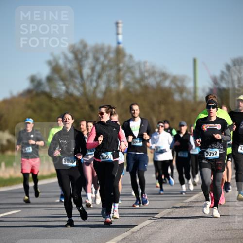 06.04.2025 - 44. Internationalen Wilhelmsburger Insellauf Dr. Thomas Lammeyer http://msf.ph/oto/7554654 06.04.2025 09:29:56 Laufen 3890, 3891, 5064, 3052, 43 meine-sportfotos.de