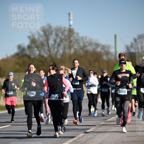 06.04.2025 - 44. Internationalen Wilhelmsburger Insellauf Dr. Thomas Lammeyer http://msf.ph/oto/7554663 06.04.2025 09:29:57 Laufen 3890, 3891, 3052, 43 meine-sportfotos.de