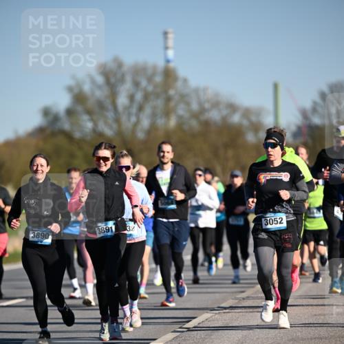 06.04.2025 - 44. Internationalen Wilhelmsburger Insellauf Dr. Thomas Lammeyer http://msf.ph/oto/7554675 06.04.2025 09:29:57 Laufen 3890, 3891, 32, 3052 meine-sportfotos.de