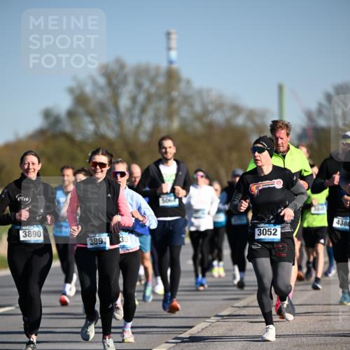 06.04.2025 - 44. Internationalen Wilhelmsburger Insellauf Dr. Thomas Lammeyer http://msf.ph/oto/7554679 06.04.2025 09:29:58 Laufen 16, 3890, 3891, 39, 5064, 3052, 3311, 4380 meine-sportfotos.de