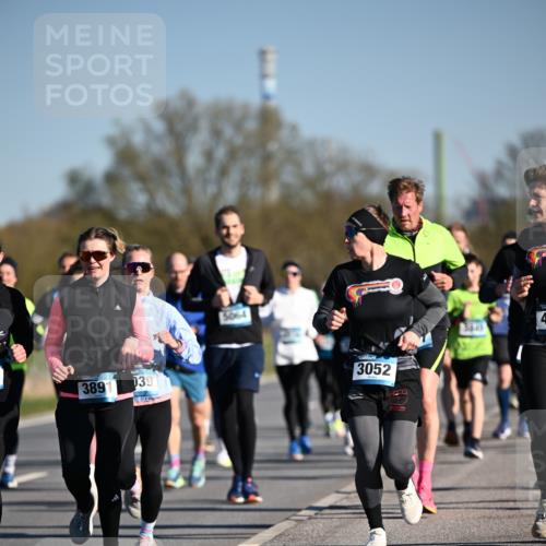 06.04.2025 - 44. Internationalen Wilhelmsburger Insellauf Dr. Thomas Lammeyer http://msf.ph/oto/7554685 06.04.2025 09:29:58 Laufen 3891, 039, 3052, 4 meine-sportfotos.de