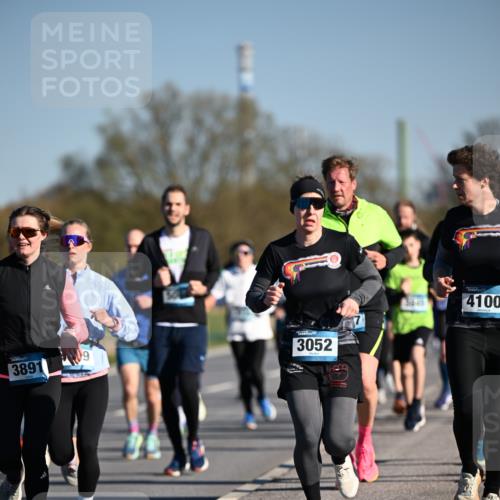 06.04.2025 - 44. Internationalen Wilhelmsburger Insellauf Dr. Thomas Lammeyer http://msf.ph/oto/7554696 06.04.2025 09:29:59 Laufen 3891, 9, 3052, 4100 meine-sportfotos.de