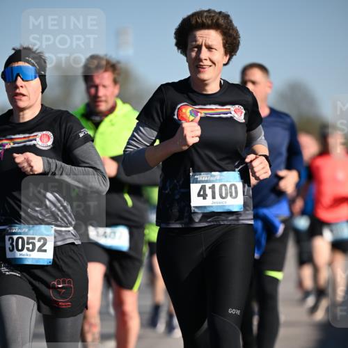 06.04.2025 - 44. Internationalen Wilhelmsburger Insellauf Dr. Thomas Lammeyer http://msf.ph/oto/7554717 06.04.2025 09:30:02 Laufen 1910, 3052, 40, 4100 meine-sportfotos.de