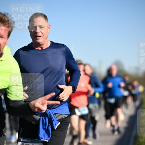 06.04.2025 - 44. Internationalen Wilhelmsburger Insellauf Dr. Thomas Lammeyer http://msf.ph/oto/7554731 06.04.2025 09:30:04 Laufen 4245 meine-sportfotos.de
