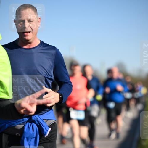 06.04.2025 - 44. Internationalen Wilhelmsburger Insellauf Dr. Thomas Lammeyer http://msf.ph/oto/7554735 06.04.2025 09:30:05 Laufen 4245 meine-sportfotos.de