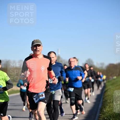 06.04.2025 - 44. Internationalen Wilhelmsburger Insellauf Dr. Thomas Lammeyer http://msf.ph/oto/7554752 06.04.2025 09:30:06 Laufen 4499, 38 meine-sportfotos.de