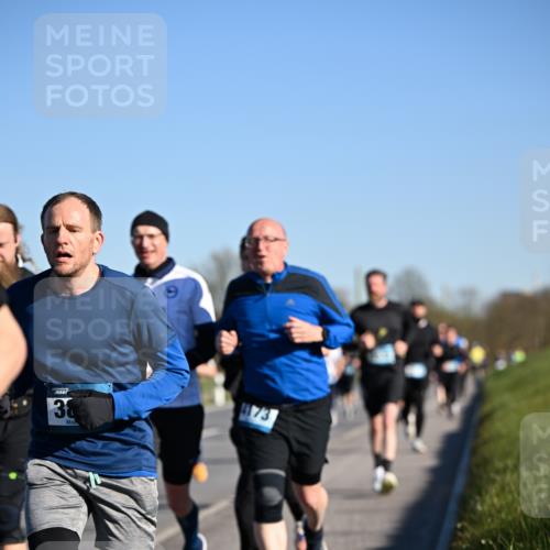 06.04.2025 - 44. Internationalen Wilhelmsburger Insellauf Dr. Thomas Lammeyer http://msf.ph/oto/7554769 06.04.2025 09:30:08 Laufen 38 meine-sportfotos.de
