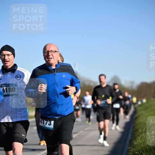 06.04.2025 - 44. Internationalen Wilhelmsburger Insellauf Dr. Thomas Lammeyer http://msf.ph/oto/7554780 06.04.2025 09:30:08 Laufen 4180, 4173 meine-sportfotos.de