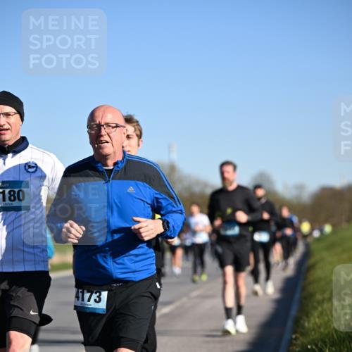 06.04.2025 - 44. Internationalen Wilhelmsburger Insellauf Dr. Thomas Lammeyer http://msf.ph/oto/7554782 06.04.2025 09:30:09 Laufen 180, 4173 meine-sportfotos.de