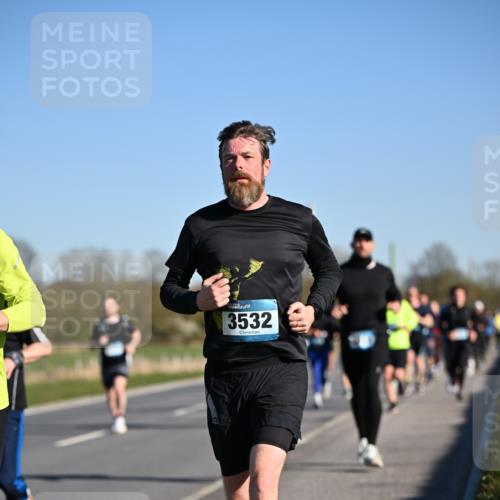 06.04.2025 - 44. Internationalen Wilhelmsburger Insellauf Dr. Thomas Lammeyer http://msf.ph/oto/7554809 06.04.2025 09:30:11 Laufen 3532 meine-sportfotos.de