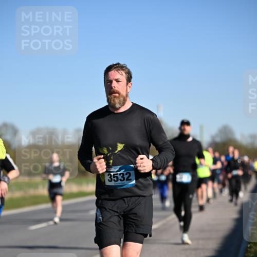 06.04.2025 - 44. Internationalen Wilhelmsburger Insellauf Dr. Thomas Lammeyer http://msf.ph/oto/7554811 06.04.2025 09:30:11 Laufen 3532 meine-sportfotos.de