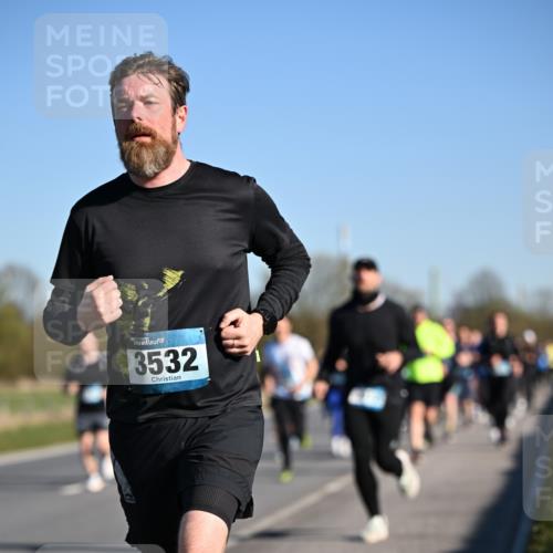 06.04.2025 - 44. Internationalen Wilhelmsburger Insellauf Dr. Thomas Lammeyer http://msf.ph/oto/7554814 06.04.2025 09:30:12 Laufen 3532 meine-sportfotos.de
