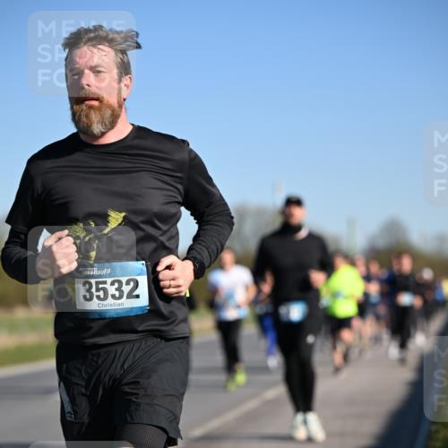 06.04.2025 - 44. Internationalen Wilhelmsburger Insellauf Dr. Thomas Lammeyer http://msf.ph/oto/7554816 06.04.2025 09:30:12 Laufen 3532 meine-sportfotos.de
