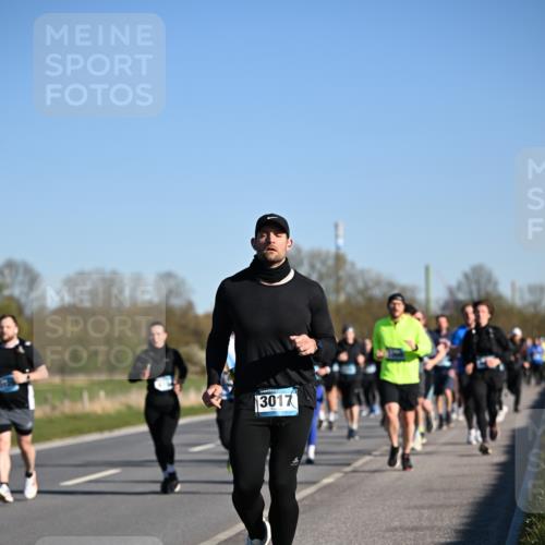 06.04.2025 - 44. Internationalen Wilhelmsburger Insellauf Dr. Thomas Lammeyer http://msf.ph/oto/7554826 06.04.2025 09:30:13 Laufen 3017 meine-sportfotos.de