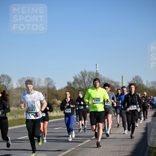 06.04.2025 - 44. Internationalen Wilhelmsburger Insellauf Dr. Thomas Lammeyer http://msf.ph/oto/7554851 06.04.2025 09:30:15 Laufen 4063, 518, 5204, 3918, 3960, 429, 4480 meine-sportfotos.de