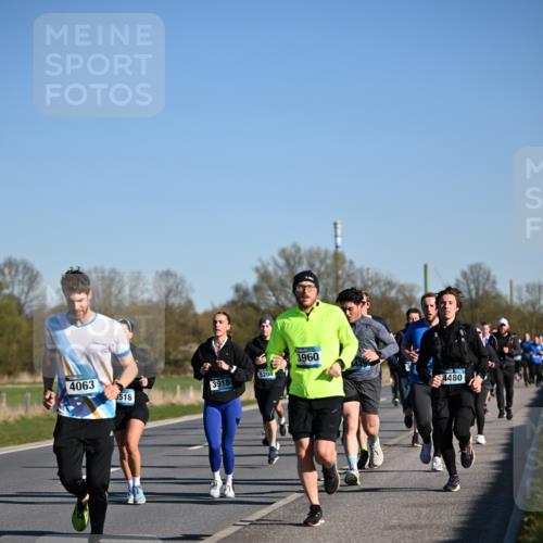 06.04.2025 - 44. Internationalen Wilhelmsburger Insellauf Dr. Thomas Lammeyer http://msf.ph/oto/7554858 06.04.2025 09:30:15 Laufen 4063, 518, 5204, 3918, 3960, 4480 meine-sportfotos.de