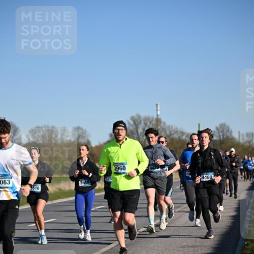 06.04.2025 - 44. Internationalen Wilhelmsburger Insellauf Dr. Thomas Lammeyer http://msf.ph/oto/7554867 06.04.2025 09:30:16 Laufen 063, 3518, 3918, 5204, 3960, 4, 4480 meine-sportfotos.de