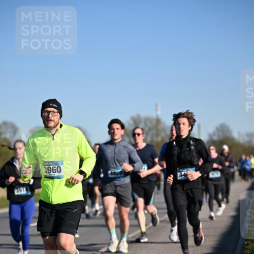 06.04.2025 - 44. Internationalen Wilhelmsburger Insellauf Dr. Thomas Lammeyer http://msf.ph/oto/7554885 06.04.2025 09:30:18 Laufen 391, 3960, 11 meine-sportfotos.de