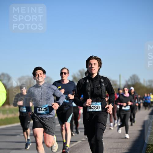 06.04.2025 - 44. Internationalen Wilhelmsburger Insellauf Dr. Thomas Lammeyer http://msf.ph/oto/7554898 06.04.2025 09:30:19 Laufen 4429, 4480 meine-sportfotos.de