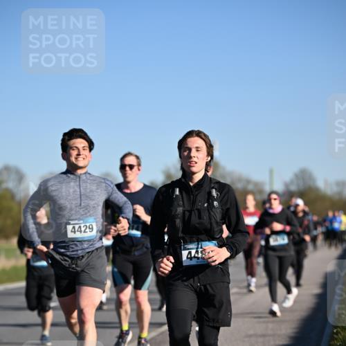 06.04.2025 - 44. Internationalen Wilhelmsburger Insellauf Dr. Thomas Lammeyer http://msf.ph/oto/7554903 06.04.2025 09:30:19 Laufen 4429, 448 meine-sportfotos.de